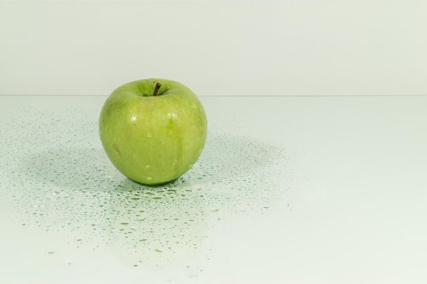 Agua de Manzana con Canela: Una Bebida Aromática para Acompañar una Alimentación Equilibrada